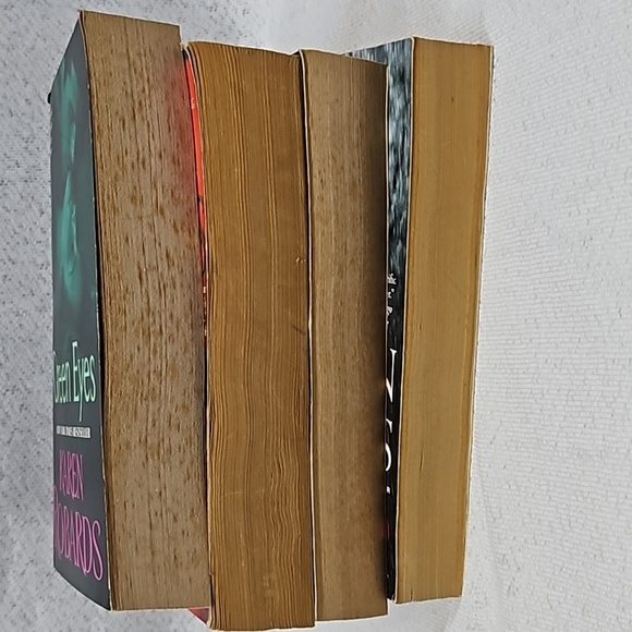 Karen Robards Romance Novels Bundle of 4 - Picture 9 of 10